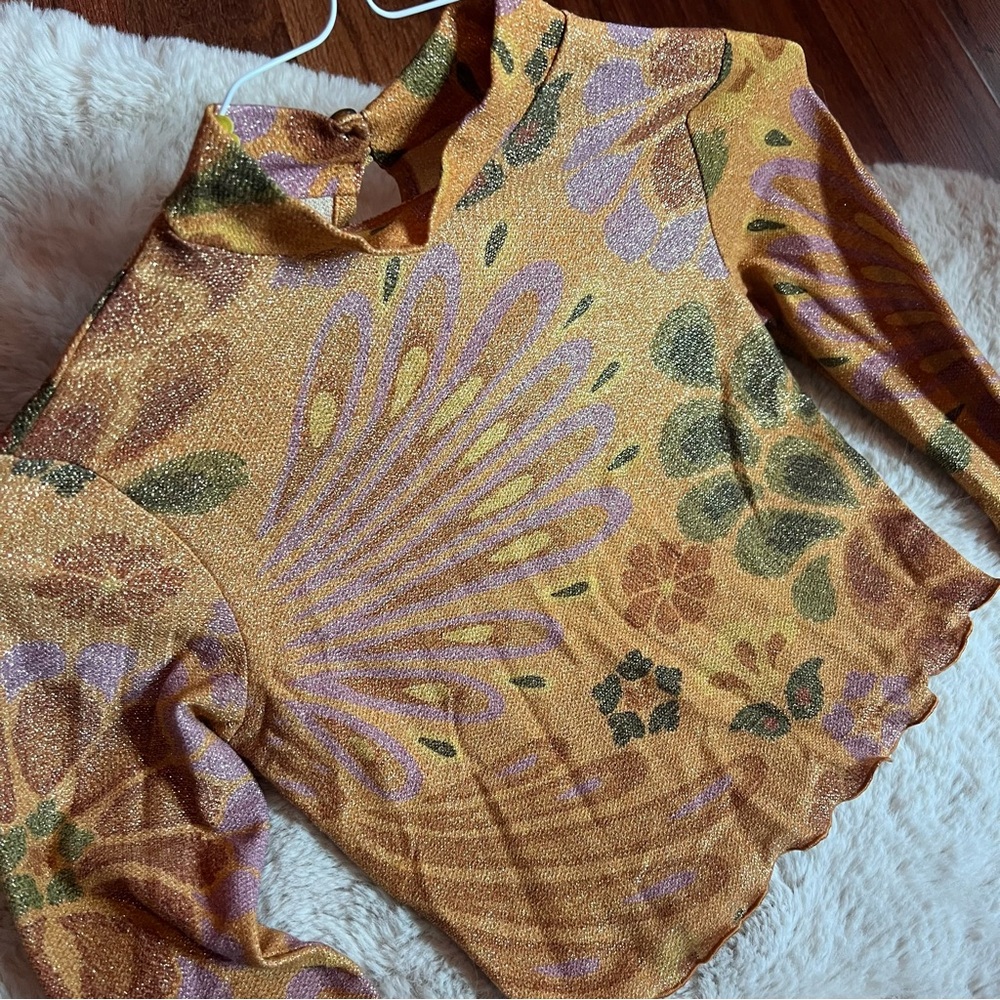 Farm Rio Shiny Cropped Blouse - Picture 2 of 7